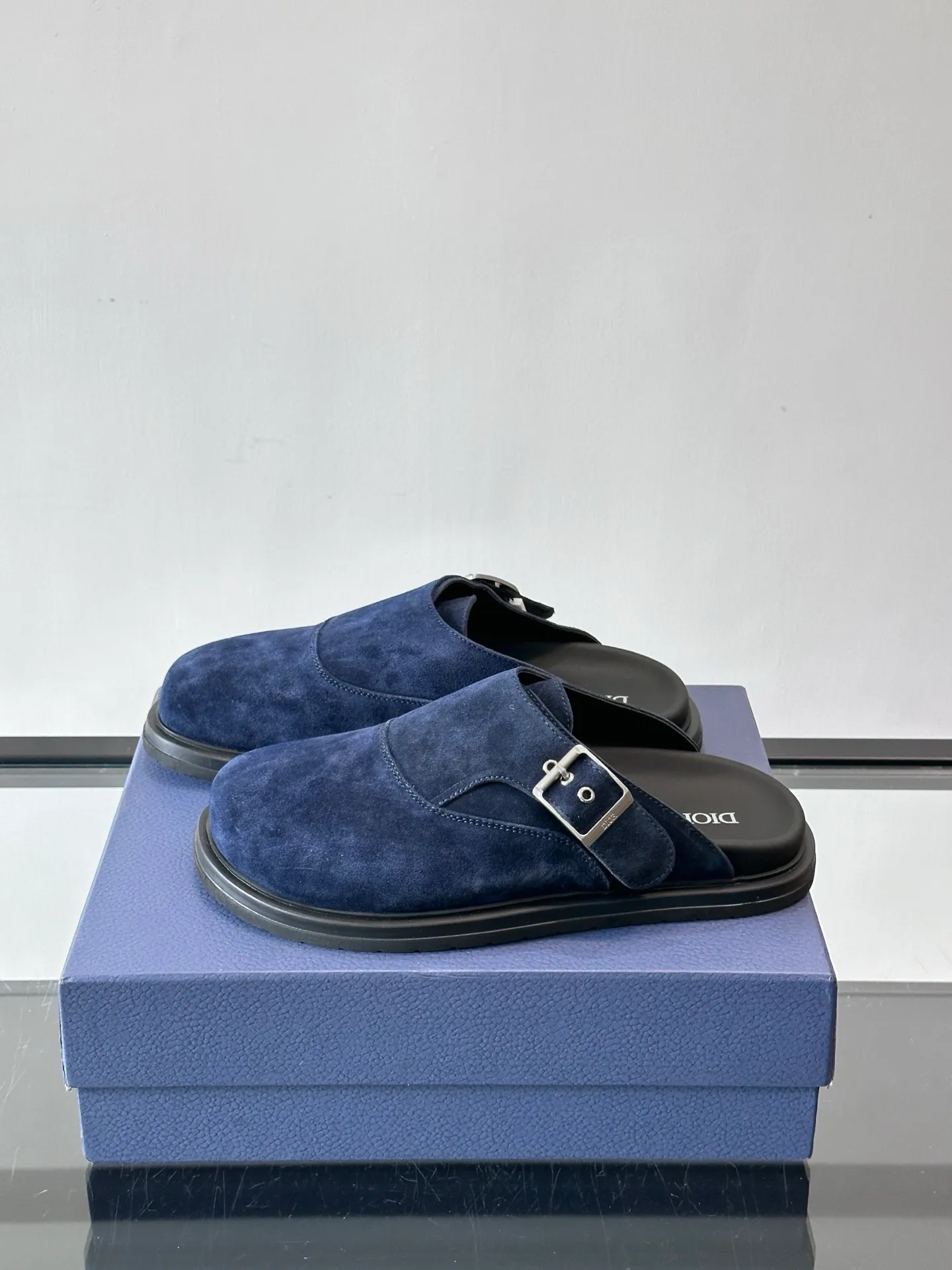 p360 "Dio＊" new men's printed toe-toe mules, classic presbyopia pattern + black EVA sole, low-key and high-end! Baotou design + metal buckle, perfect details, more comfortable and stable to wear✨, very versatile for daily outings or light luxury occasions. Oblique print is Dior's signature element. It is highly recognizable and full of fashion sense. It is a must-have for quality enthusiasts! 👟 size：38-44